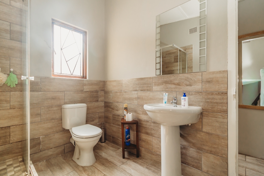 5 Bedroom Property for Sale in Dormehls Drift Western Cape